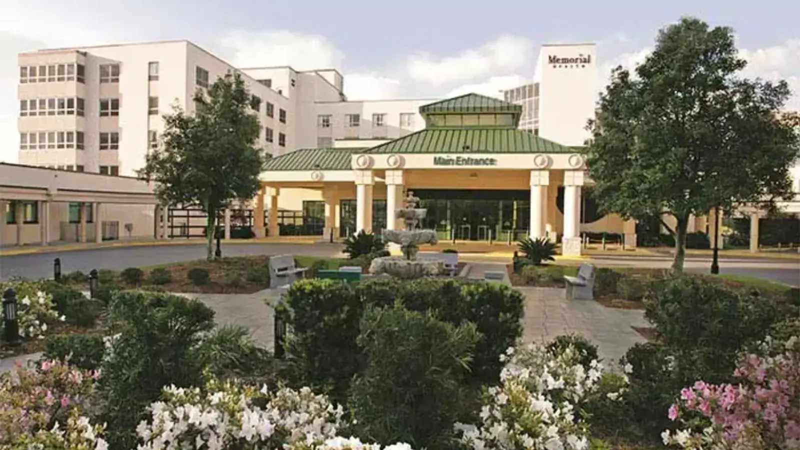 Memorial Health University Medical Center Entrance