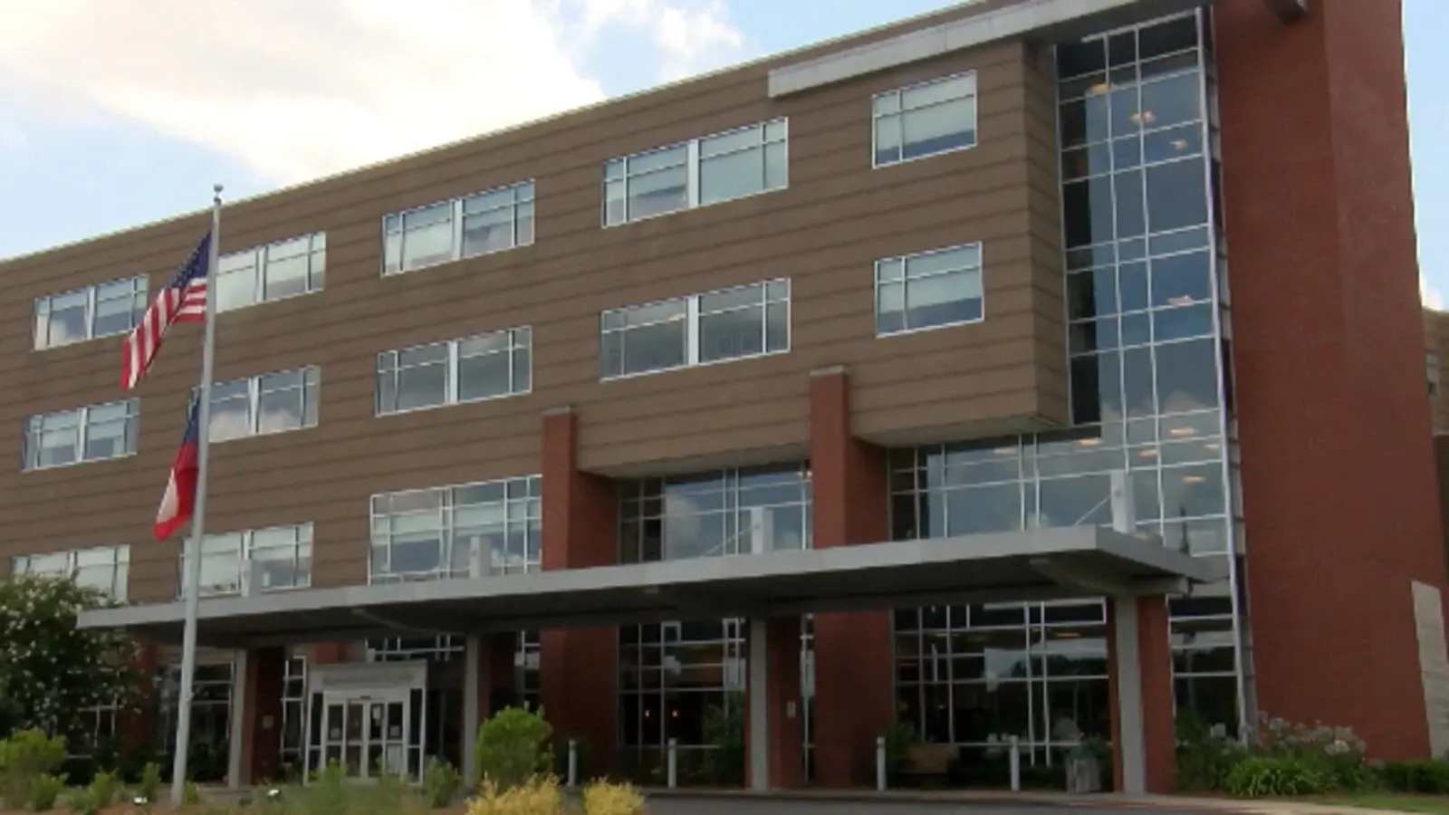 Wayne Memorial Hospital Exterior