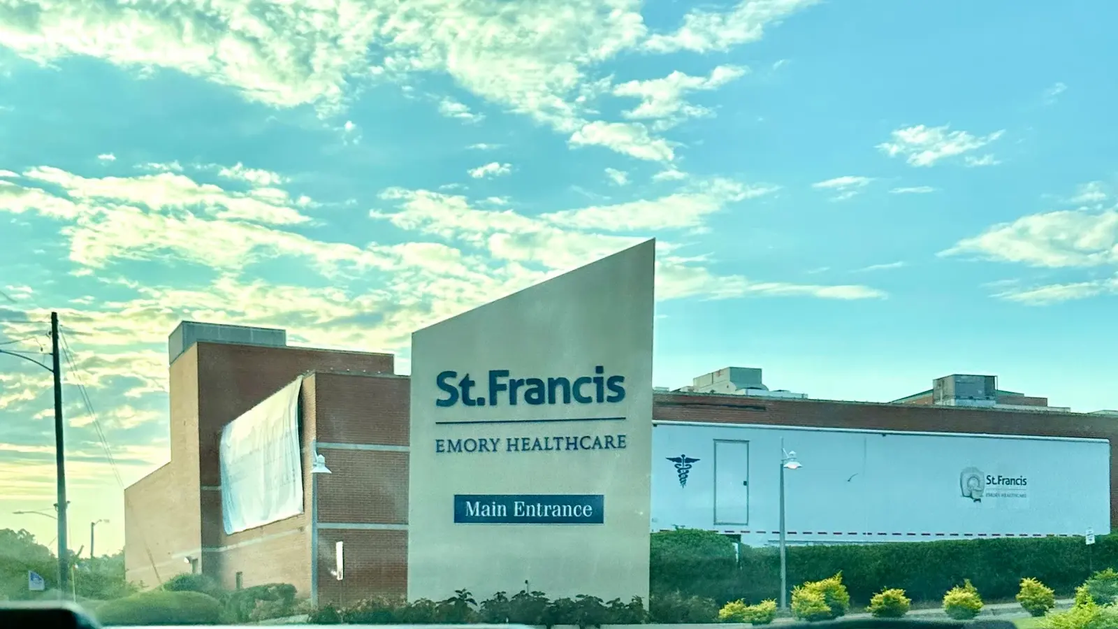 St. Francis Emory Healthcare Entrance