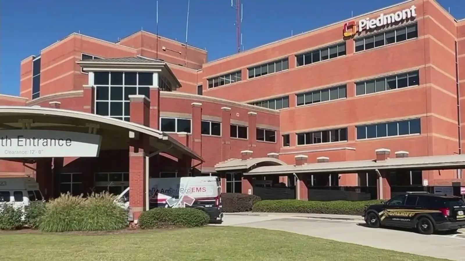 Piedmont Henry Hospital Entrance