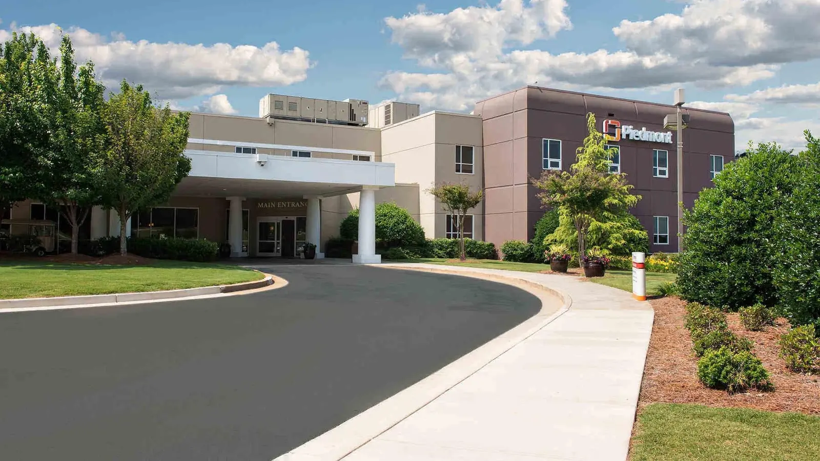 Piedmont Mountainside Hospital Entrance