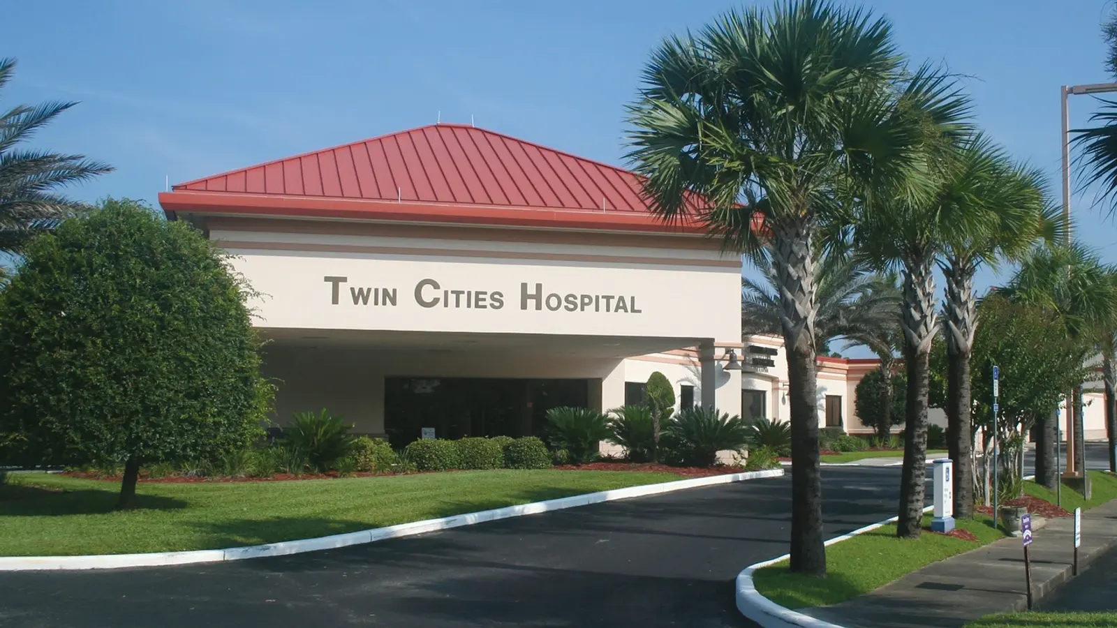 Exterior view of HCA Florida Twin Cities Hospital