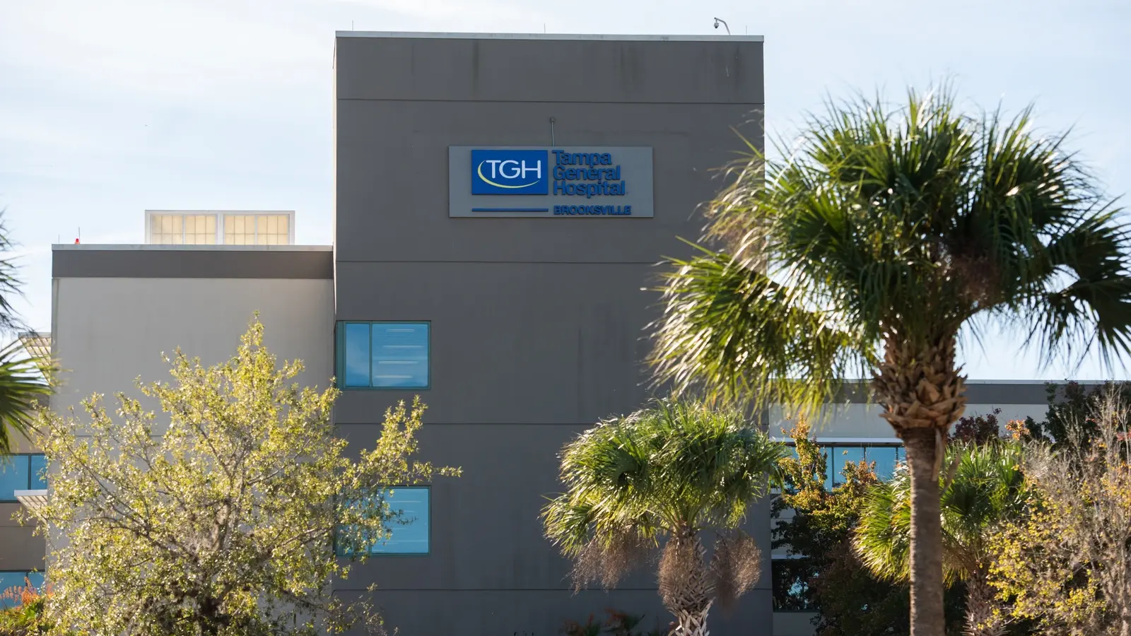 tampa general hospital brooksville exterior with sign
