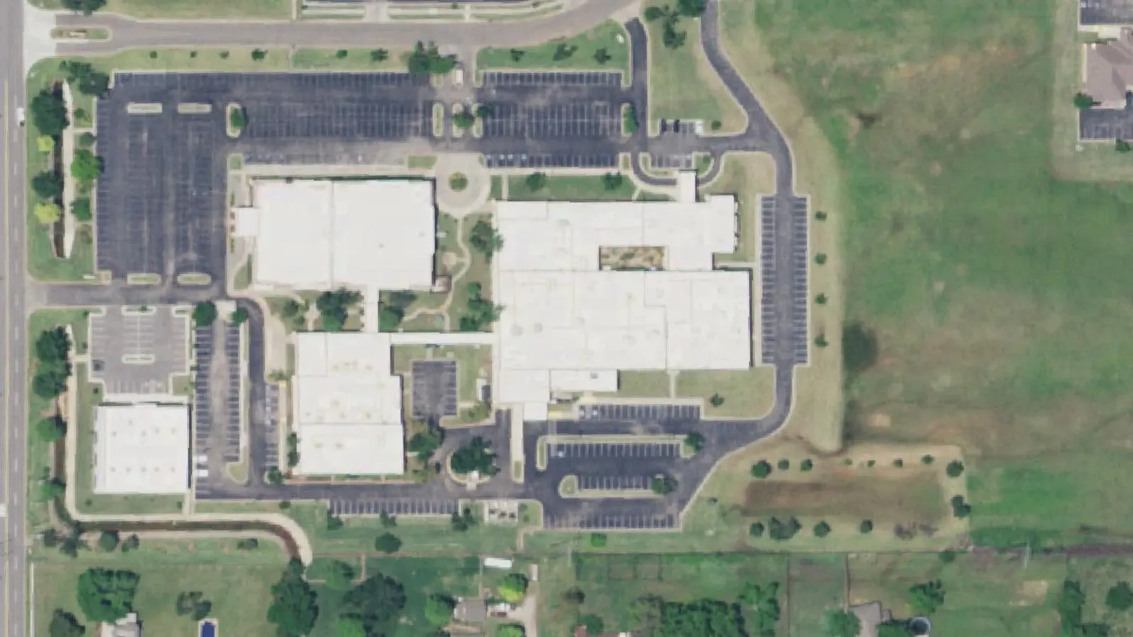 Aerial photograph of the Oklahoma Center For Orthopaedic & Multi-Sp campus (2021), Oklahoma City, OK