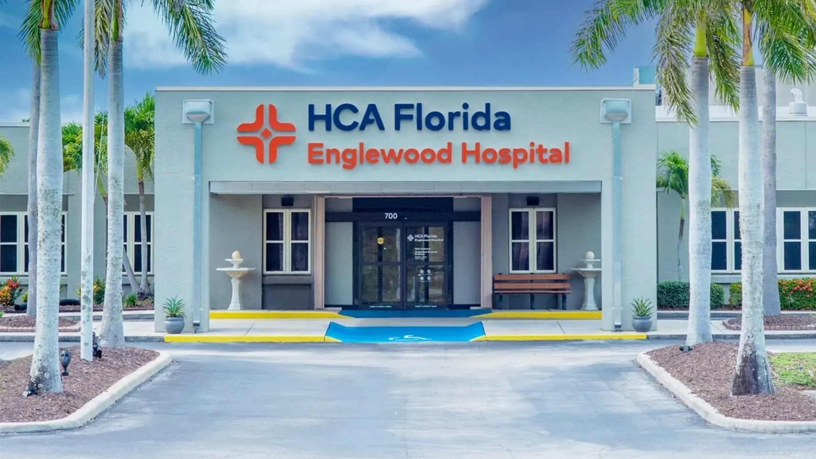 HCA Florida Englewood Hospital exterior front daytime photo