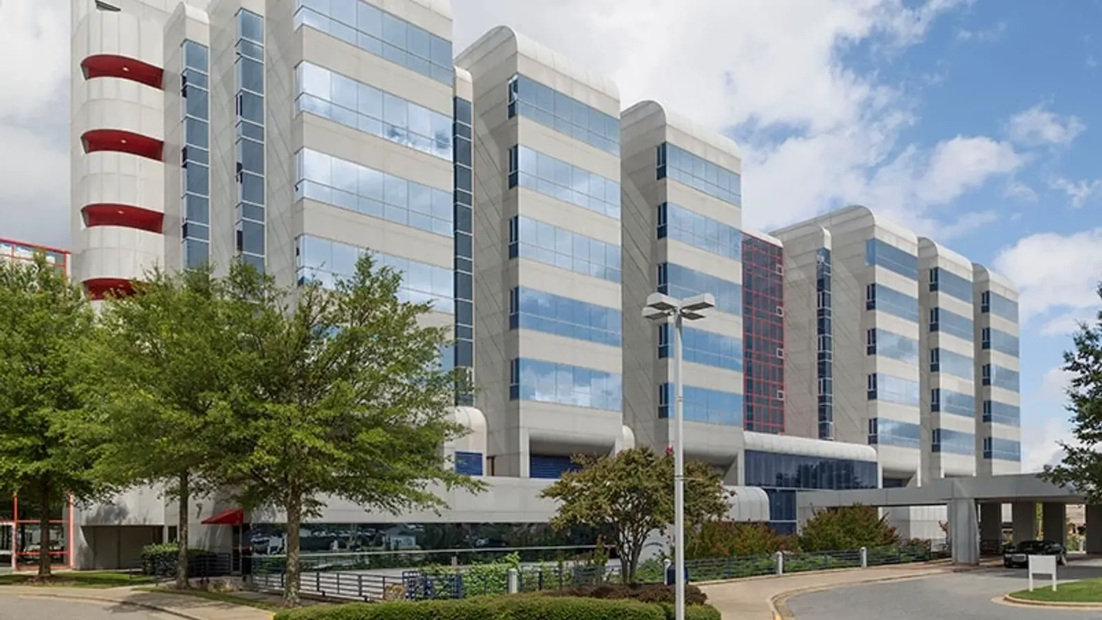 ATRIUM HEALTH WAKE FOREST BAPTIST HIGH POINT MEDICAL CENTER hospital exterior