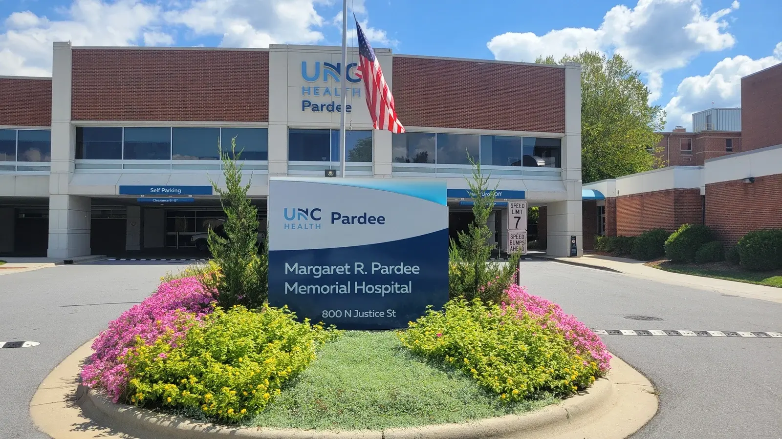 UNC HEALTH PARDEE HOSPITAL hospital exterior