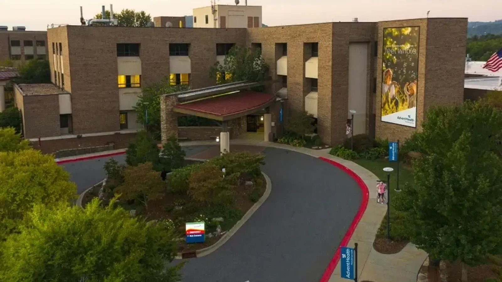ADVENTHEALTH HENDERSONVILLE hospital exterior