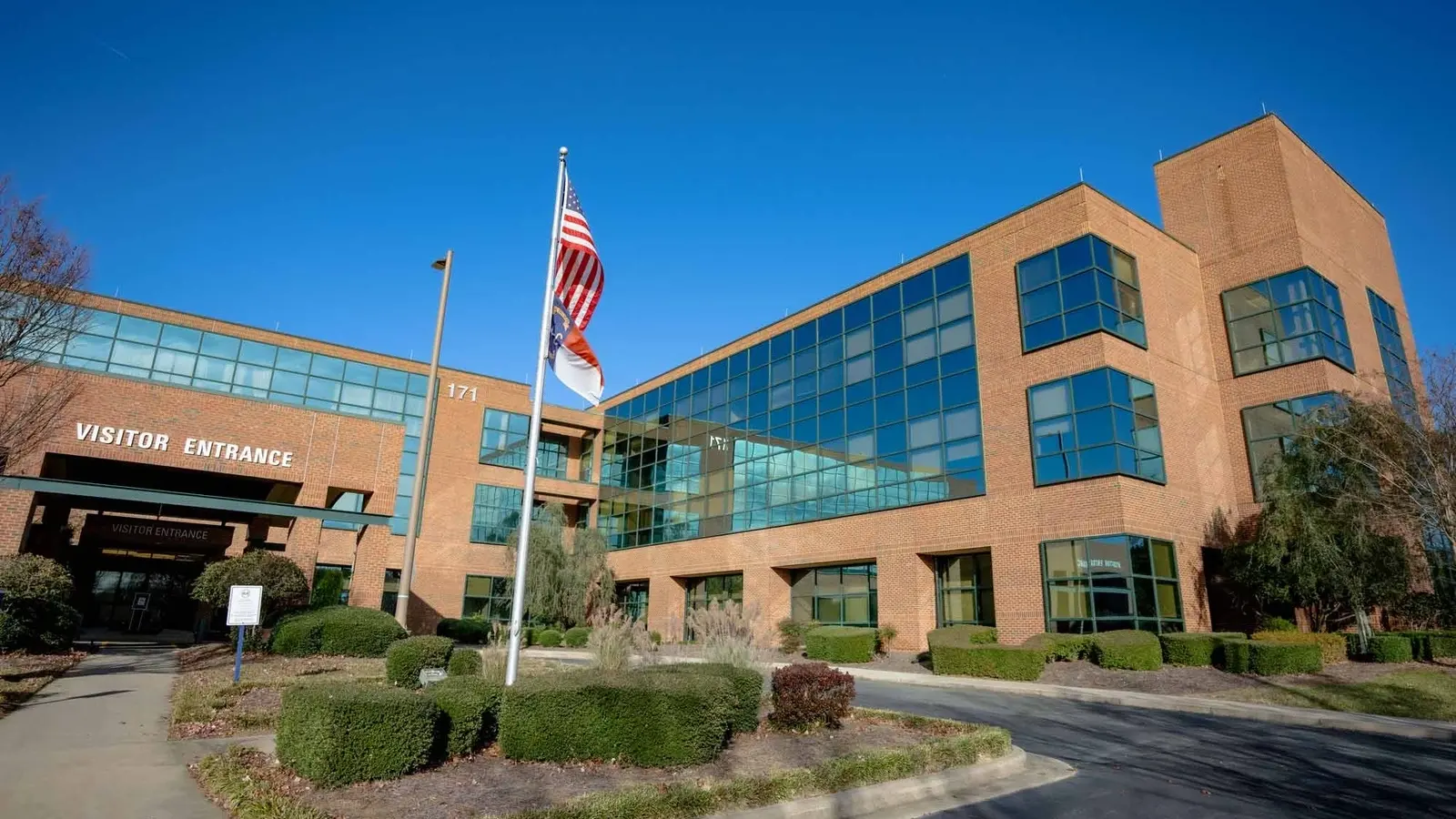 DUKE HEALTH LAKE NORMAN HOSPITAL hospital exterior