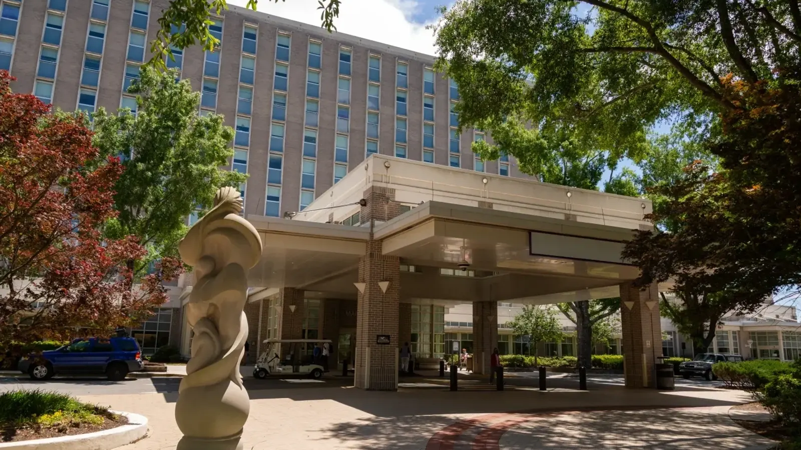 NOVANT HEALTH NEW HANOVER REGIONAL MEDICAL CENTER hospital exterior