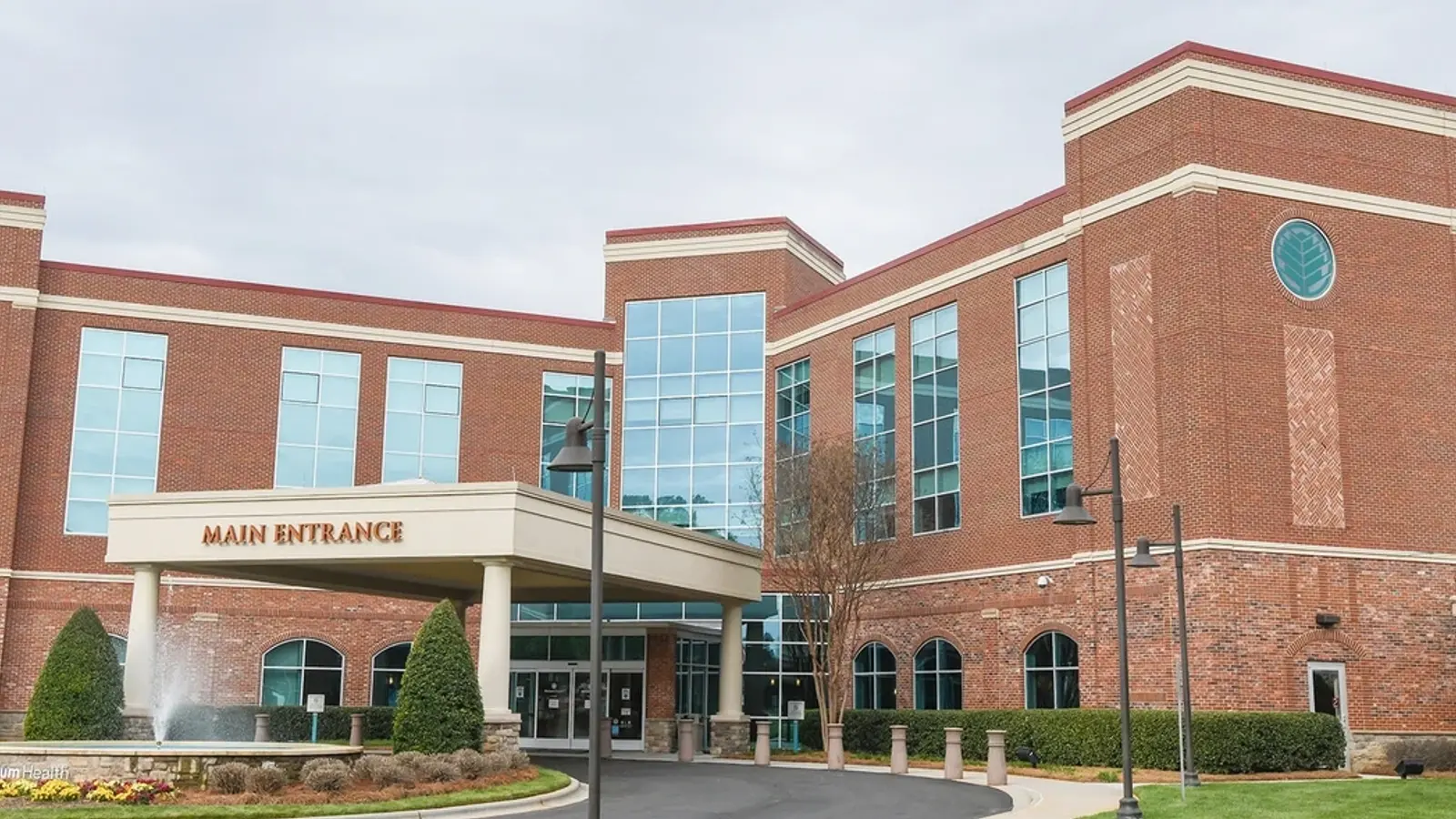 ATRIUM HEALTH LINCOLN hospital exterior