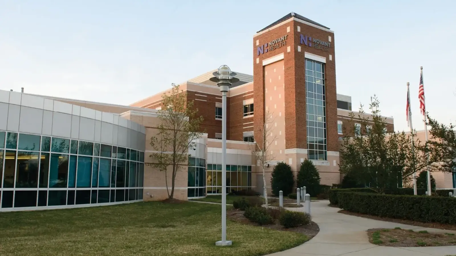 NOVANT HEALTH HUNTERSVILLE MEDICAL CENTER hospital exterior