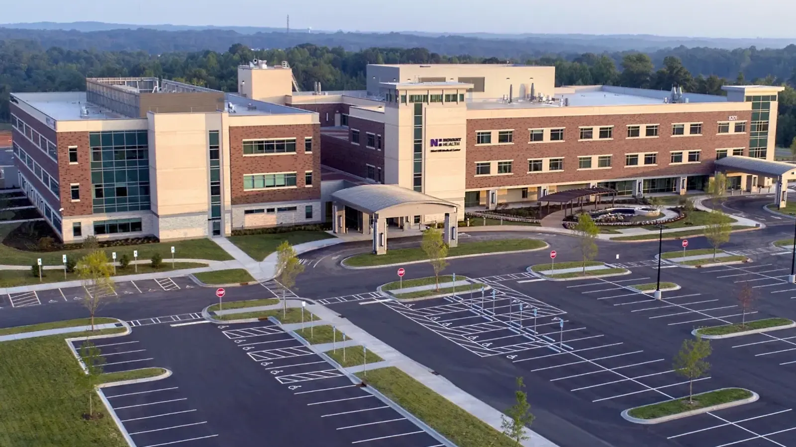 NOVANT HEALTH MINT HILL MEDICAL CENTER hospital exterior