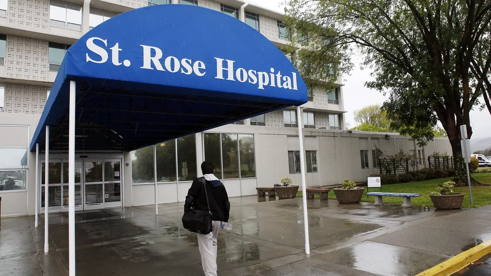 St Rose Hospital in Hayward, CA