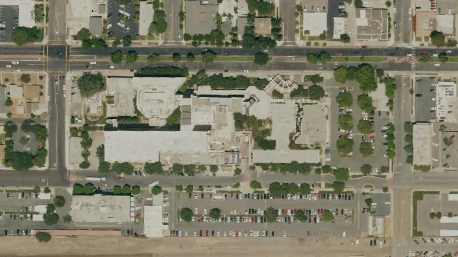 Aerial view of Mercy Hospital in Bakersfield, CA campus and surroundings; USDA NAIP imagery, 2022.