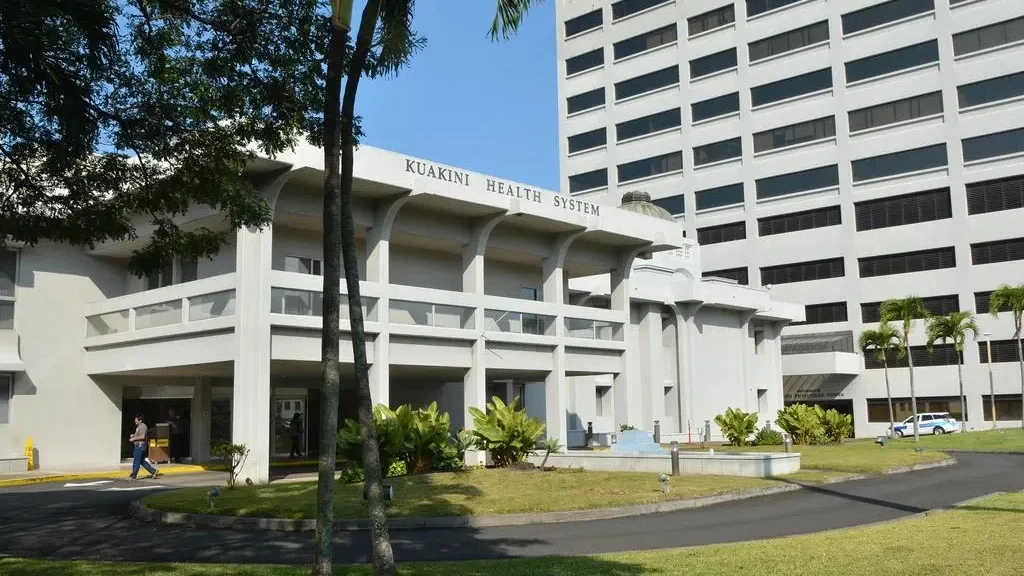 Kuakini Medical Center exterior