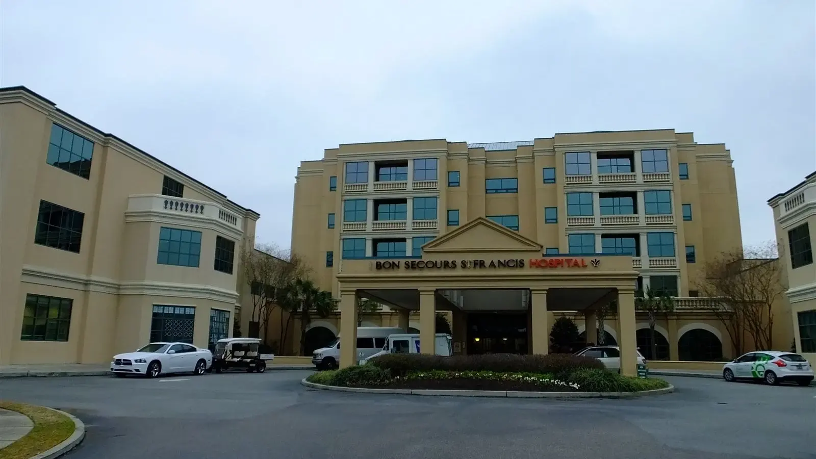 BON SECOURS ST. FRANCIS HOSPITAL hospital exterior