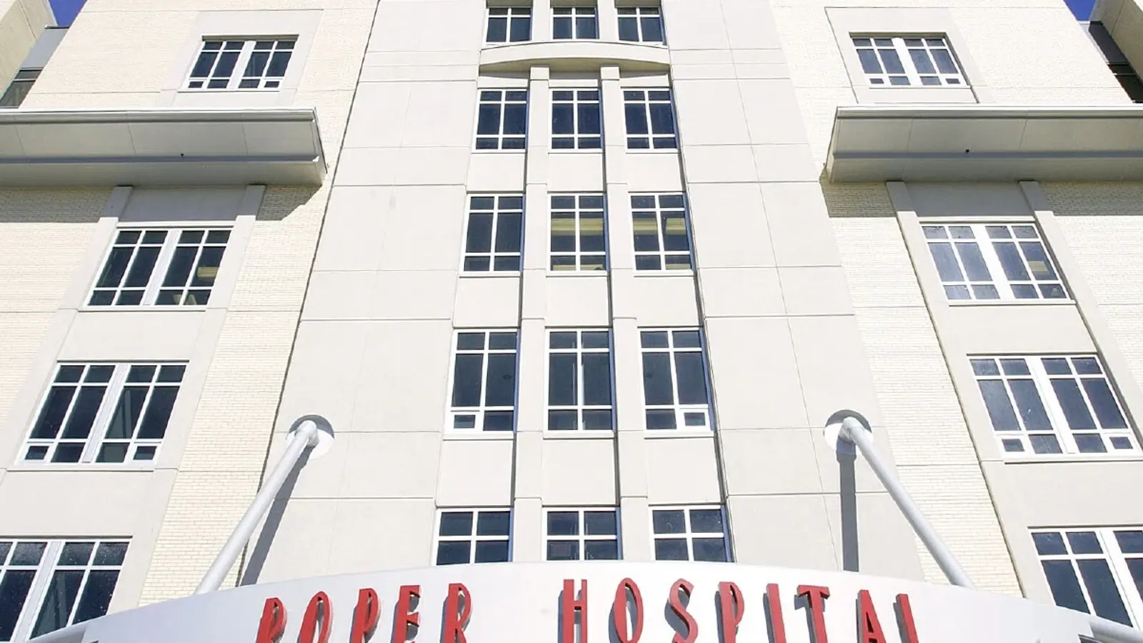 ROPER HOSPITAL hospital exterior