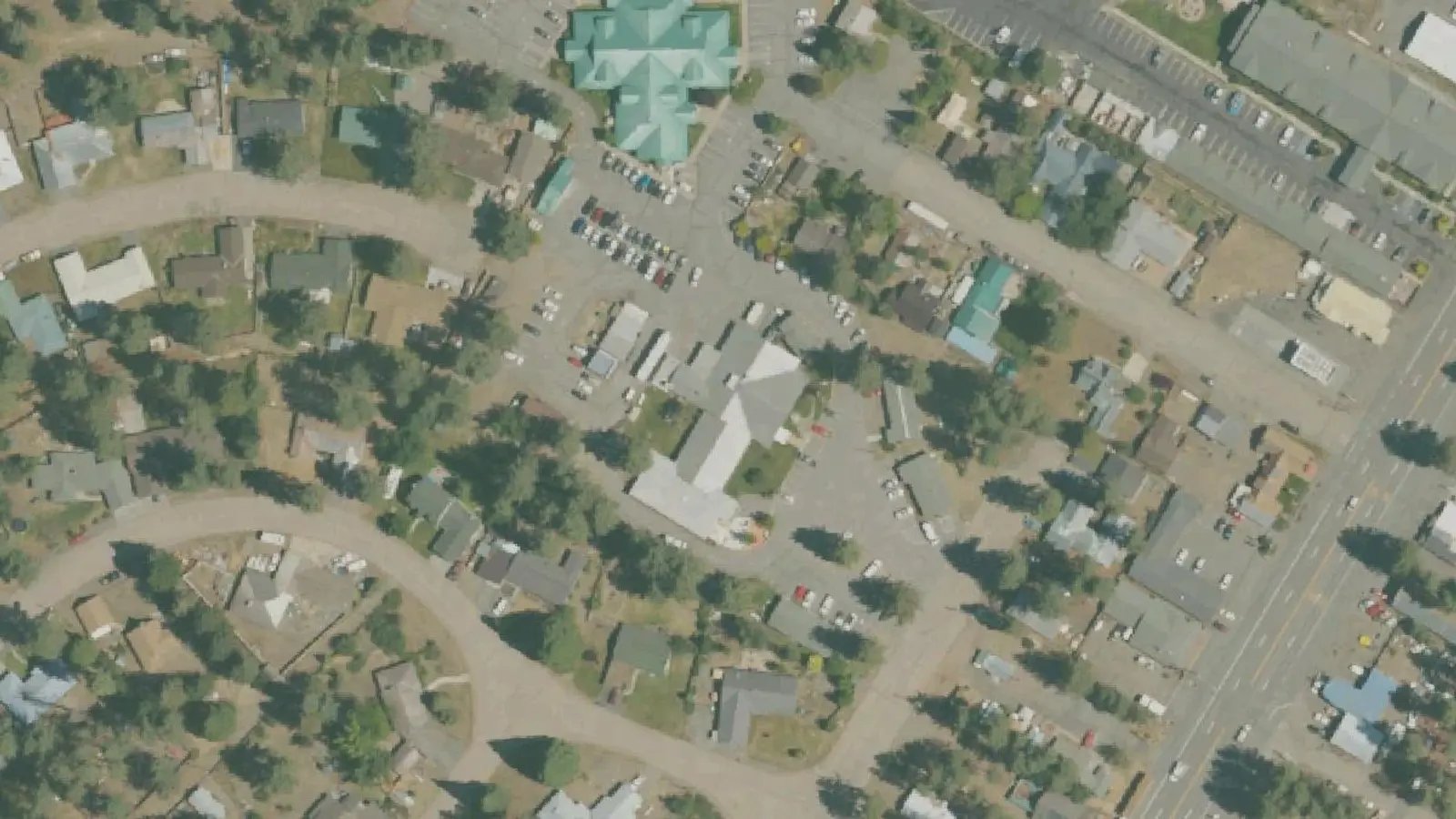 Aerial view of Seneca District Hospital in Chester, CA campus and surroundings; USDA NAIP imagery, 2022.