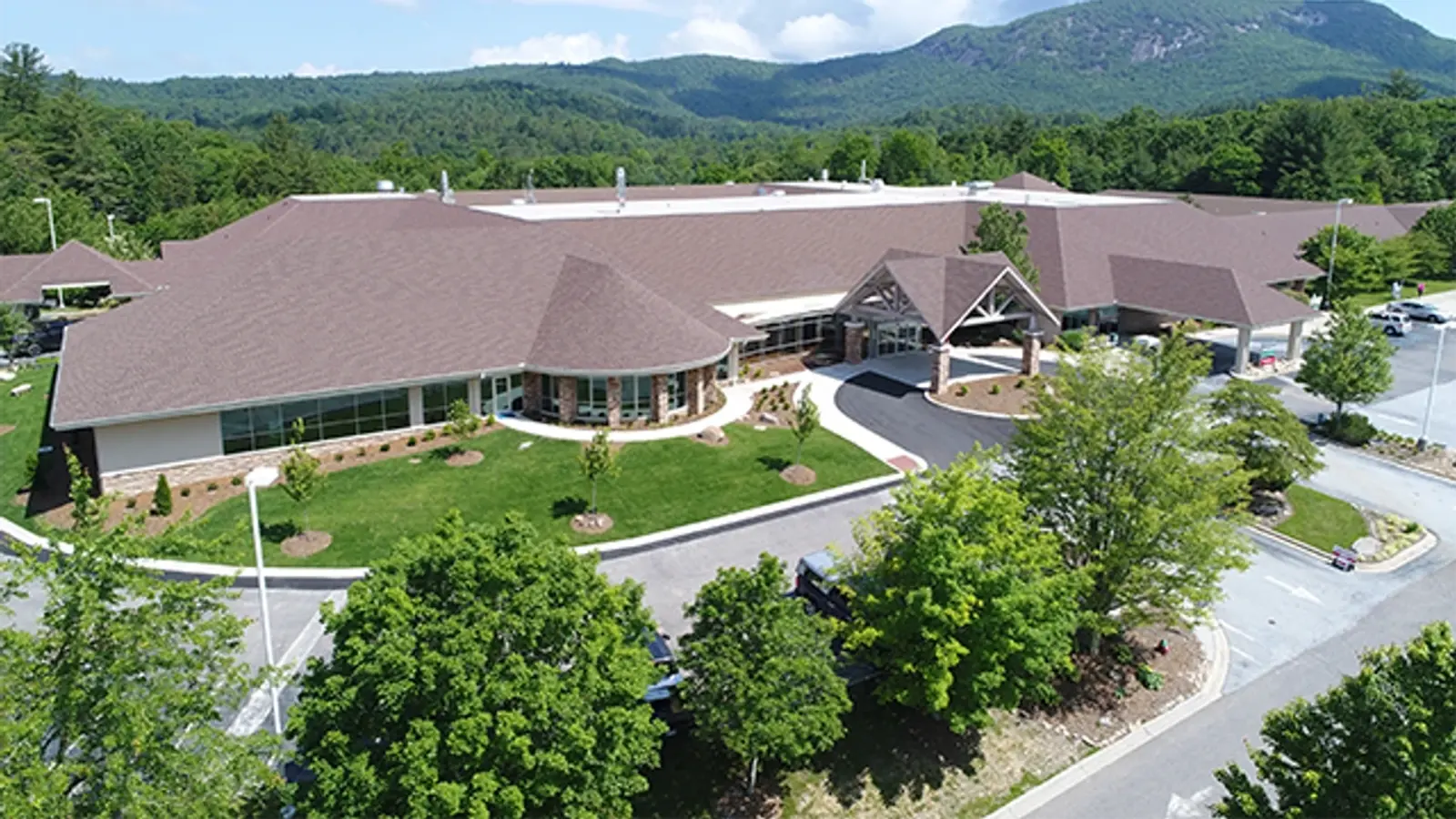 HIGHLANDS CASHIERS HOSPITAL hospital exterior