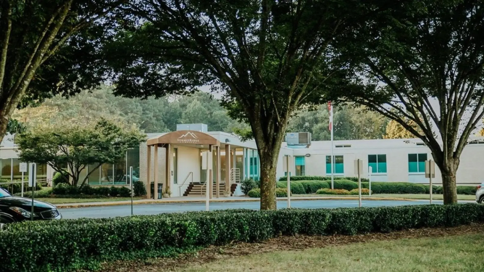 SummitRidge Hospital Entrance