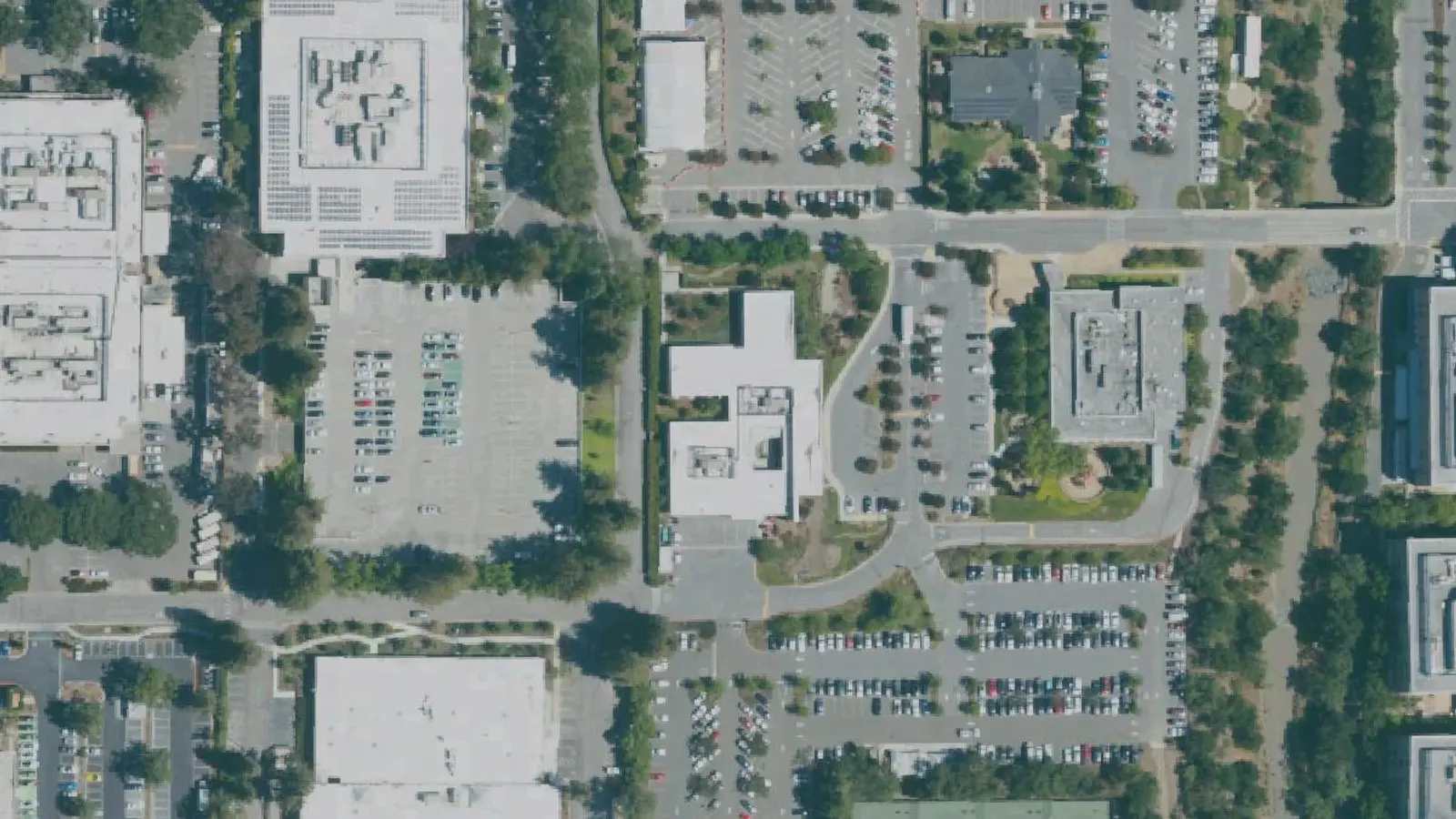 Aerial view of Kaiser Permanente Psychiatric Health Facility-Sant in Santa Clara, CA campus and surroundings; USDA NAIP imagery, 2022.