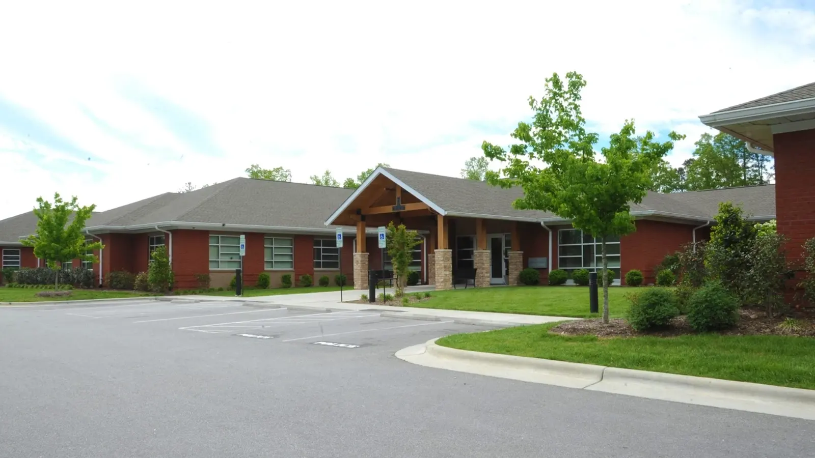RALEIGH OAKS BEHAVIORAL HEALTH hospital exterior