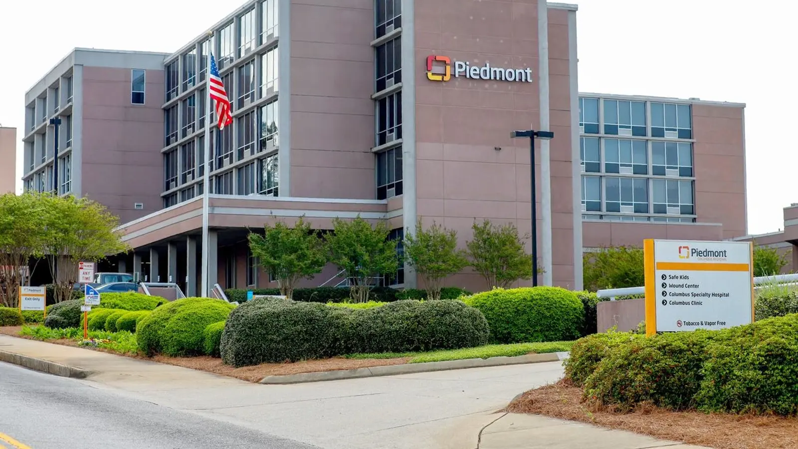 Piedmont Columbus Specialty Hospital Exterior